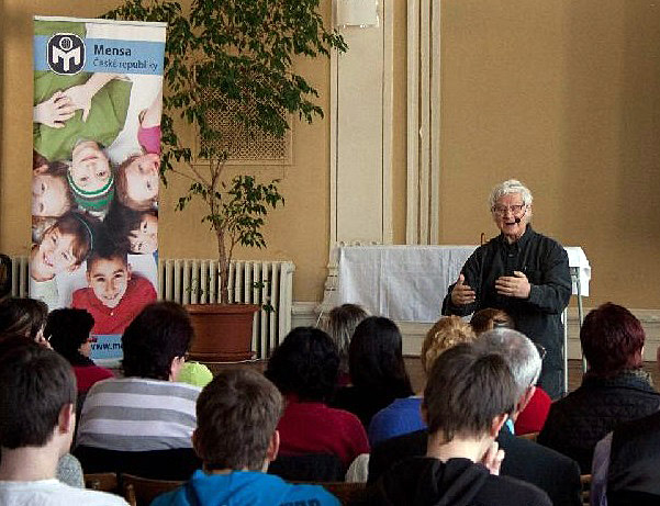 mathematics according to the Hejny Method – a lecture in Prostejov (photo: Hana Kalusova)