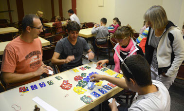 playing board games in the evening (photo: Dana Havlová)